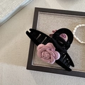 Pince à cheveux élégante avec roses rose poudré et finition en velours noir pour femmes - Grande Pince Crabe Rose