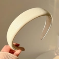 Diadema acolchada blanco crema con textura de cuero sintético para un look con volumen - Blanco Crema PU