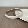 Padded beige jacquard headband with elegant diamond pattern and non-slip lining - White Plaid