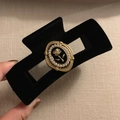 Zwarte fluwelen haarklem met gouden roos en parels in elegante vintage stijl - Rechthoekig