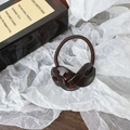 Élastique tressé marron avec anneau acrylique chocolat et lettrage doré fait main - Torsadé