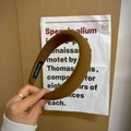 Cerchietto imbottito in tessuto marrone con etichetta fatta a mano e stile moderno - Strisce marroni
