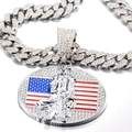 Dettaglio del ciondolo cowboy con bandiera americana e strass su catena cubana pesante - Argento (Collana e Ciondolo)