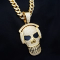 Pendentif crâne avec casque et chaîne cubaine dorée sertie de faux diamants - Collier Avec Pendentif / Doré
