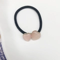 Minimalistische elastische haarelastiek met twee roze hartjes en gouden randen - Roze