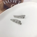 Minimalistische silberne gewellte und strukturierte Haarspangen aus Metall im Set - Silberne Wellen- und Gerade Stile / Silber