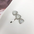 Gancio per capelli argento con tre pietre perlate triangolari dalla finitura iridescente - Stile Tre Cuori Argento