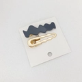 Set de dos pinzas para el cabello con onda gris mate y marco metálico dorado elegante - Aguamarina