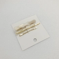 Set de 3 pinzas para el cabello con acrílico crema y horquillas doradas en tarjeta - Beige