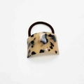 Detail of U-shaped acetate hair tie with tortoiseshell pattern and elastic band - Light Leopard
