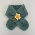 Dicker blaugrüner Plüschschal für Kinder mit gelber Strickblume im Mushroom-Stil - Grün