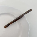 Fermaglio per capelli minimalista in acetato tartarugato con logo dorato inciso - 7-sfumatura Marrone