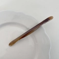 Fermaglio minimalista in acetato con motivo marmorizzato tartarugato marrone - Caffè