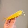 Fermaglio a banana minimalista giallo in resina con dettagli trasparenti e finitura gel - Stile Gelatina a Incastro (X1591) / Giallo