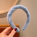 Diadema de piel sintética azul claro para mujer con un estilo suave y minimalista - Azul