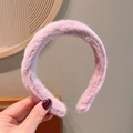 Diadema de peluche rosa claro para mujer con una textura densa de piel sintética suave - Rosa