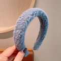 Serre-tête en laine d'agneau bleu clair doux avec texture peluche pour coiffure hiver - Bleu Agneau