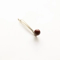 Barrette à cheveux minimaliste en métal doré ornée d'une perle en acrylique rouge foncé - Bordeaux