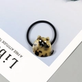 Élastique à cheveux noir avec un charm de chat en acétate au motif léopard - Marron