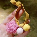 Lazo elástico Morandi para el pelo con pompón rosa y banda anudada amarillo jengibre - Cuerda Amarilla
