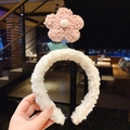 Schattige witte pluchen haarband met een roze 3D-bloem en groen blad decoratie - Lichtroze