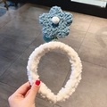Schattige witte pluche hoofdband met blauwe 3D bloemen voor huidverzorging en make-up - Blauw