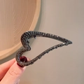 Minimalistische hartvormige metalen haarklem in donkergrijs met textuur - 17-Gunmetal Hart Clip