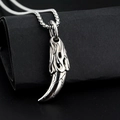Collar para hombre de acero inoxidable con colgante de diente de lobo y llamas - Solo Colgante (Sin Cadena) / Diente de Lobo Plateado