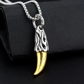 Collar con colgante de diente de lobo en acero dorado y plateado con grabados góticos - Solo Colgante (Sin Cadena) / Wolf Tooth Two-tone Gold
