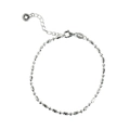 Minimalistisches S925 Sterlingsilber Perlenarmband mit rundem Lucky Anhänger auf Weiß - 925er Silber / Einzelnes Reisperlen-Rundschild-Armband (手-193)