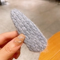 Barrette d'hiver goutte d'eau en tricot gris foncé avec texture de laine douce - Pince goutte bleue