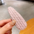 Barrette à cheveux rose tricotée en forme de goutte avec texture élégante en laine - Rose Goutte