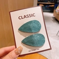 Set van twee mintgroene glitter druppel haarclips op klassieke witte verpakkingskaart - Groen