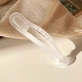 Minimalistische weiße matte Entenschnabel-Haarklammer mit rutschfesten Zähnen für Damen - Transparent