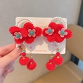 Boucles d'oreilles fleurs en velours rouge avec perles et longs glands traditionnels - Double Fleur en Peluche Perle