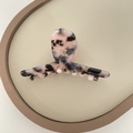 Pink and black tortoiseshell acetate hair claw clip with golden brand lettering details - Light Tortoiseshell