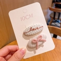 Set di fermagli per capelli rosa a pois e quadri con ricamo Love su cartoncino - Fiocco Ovale