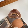 Haarklammer aus Acetat mit braunem Marmormuster und goldenem Metallscharnier für Damen - Halbkreis-Stil / Braun