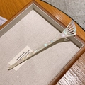 Elegant pearlescent white acetate hair pin with fish tail design in vintage style - Pearlescent White