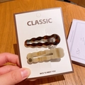 Set of wavy hair clips in tortoiseshell and cream white resin with M letter logo - Beige and Tortoiseshell Pattern / Beige