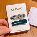 Set of 6cm wave-shaped hair clips in marble teal and dark green finish on card - Blue Marble and Dark Green / Blue