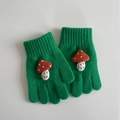 Guanti in maglia verdi per bambini con decorazione fungo 3D e polsini a coste - Fungo Verde