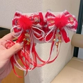 Paar rote Schleifen-Haarspangen mit Stickerei, Plüschbällen und Perlen-Quasten - Pompon Schleife Perlenkette