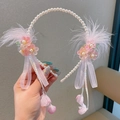 Roze parel hoofdband met bloemen, wapperende linten en kwastjes voor feeënkapsels - Roze Bloemen & Wit Bont Hoofdband (7)