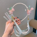 Haarband in antieke stijl met roze harsbloemen, parels en lange zijden lintkwastjes - Bloem Kunstparel Streamer (11)