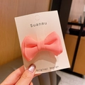 Pinza para el pelo con lazo rosa hecho a mano en tarjeta de presentación blanca - Rosa Coreano