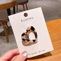 Elegant heart-shaped acetate hair clip in classic brown tortoiseshell leopard print design - White Brown Tortoiseshell (6043023950793)