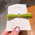 Grüne Haarspange in Bambusform aus Acetat mit Vintage-Schleifendesign und Federclip - Bright Green