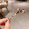 Pasador de pelo con lazo retro francés en acetato de carey rosa y negro - Leopardo Claro