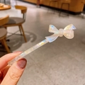 Pasador de pelo con lazo de acetato iridiscente y grabado de Barrette La France - Blanco Irisado